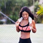 Salle de sport VS sport à la maison : quelle solution est la plus efficace à la rentrée ? 🏋️‍♀️🏠